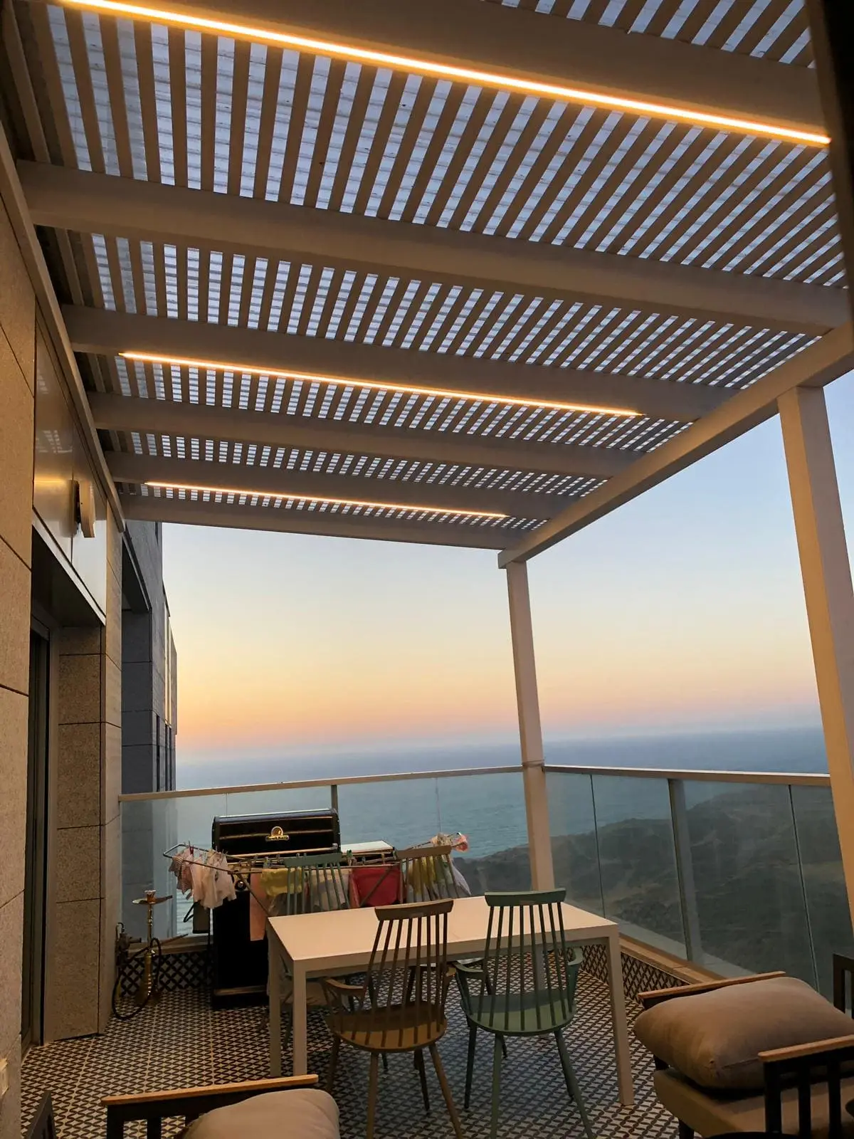 פרגולות עם תאורת לדים