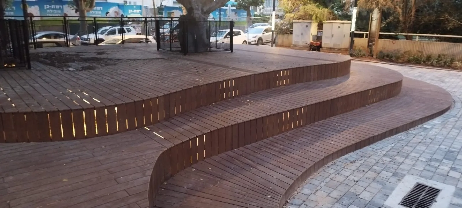 בניית דק בכפר סבא: מדריך מלא לפני שמתחילים
