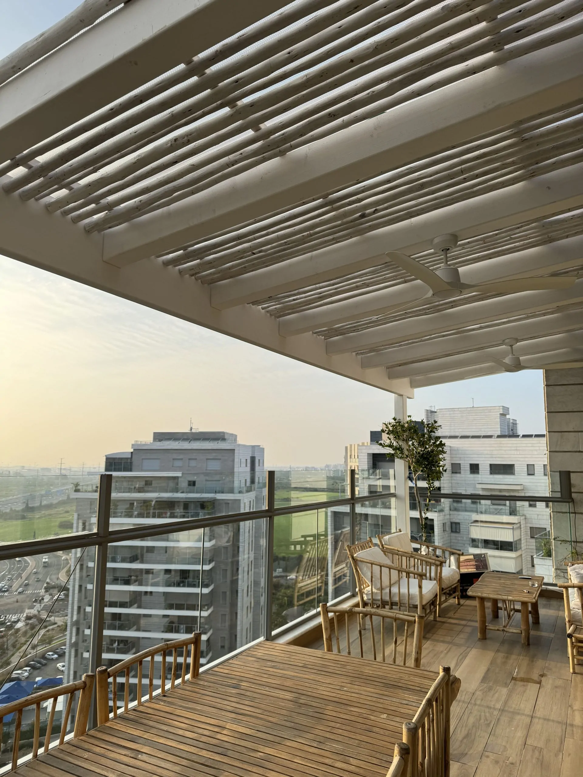 מגוון פרגולות בדירות פנטאהוז